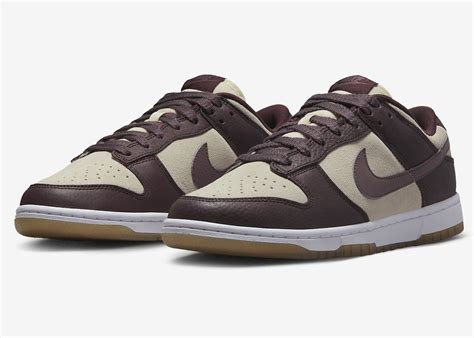 nike dunks plum eclipse